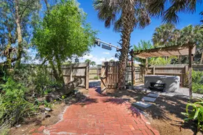 Marvelous Mermaid Bungalow, Dog-Friendly Upstairs Apt in Prime Vilano Beach - Image 3