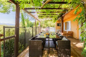 Nature retreat, pool & spa – Pyrenees view - Image 3