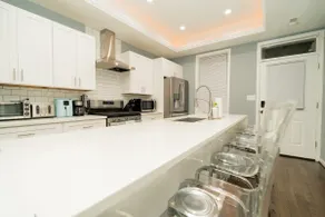 Johns Hopkins Inner Harbor Downtown 5 beds w/deck - Image 4