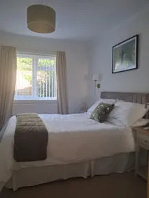 Two bedroom self-catering apartment in Arundel - Image 4