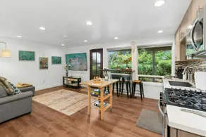 Cozy and Private Apartment: Lake, Hike & Down Town - Image 2
