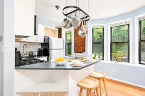 City Lovers Dream 2BR Gem Wooster Square Prk - Image 2