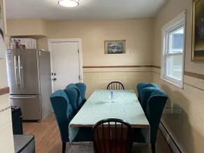 5 BD|2 BA Victorian on 2 floors w/ parking - Image 5
