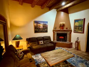 Hidden gem in the desert, private pool and hot tub - Image 4