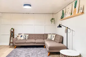 Family Friendly Modern Apt W/ Free Parking & Wifi - Image 2