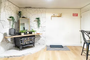 Family Friendly Modern Apt W/ Free Parking & Wifi - Image 3