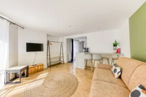 1-Bedroom Apartment Miromesnil Boetie – A/C – - Image 5