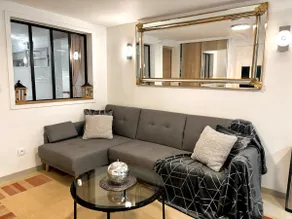 Beautiful 42 m² apartment – private wooden terrace - Image 2