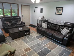 Ravine Guest Suite - Image 2