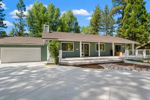 Cozy Mountain Retreat: Hot Tub, Dog Friendly & EV - Image 3