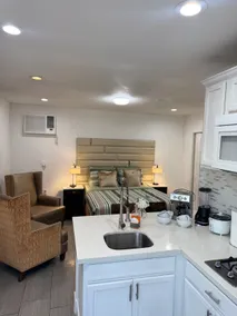 Bright & Modern private studio - Central - Image 4