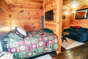 The Honeymoon Hideaway at Swann’s Marina - Image 2