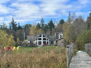 Doe Lakehouse | Pool + Hot Tub Lakeside Escape - Image 3