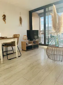 New two-room apartment, Beautiful view – Beach & Port within walking distance + Parking - Image 3