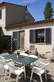 Garden-Level Dependence facing the Alpilles 6 people - Image 5