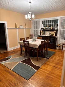 Charming Victorian Getaway by Lake Shelbyville - Image 5