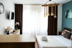 Lovely Central Cosy Studio 3 - Image 2