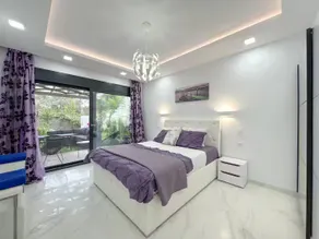 6 Bed Villa - Sleeps 15 - Pets - Pool - Jacuzzi - Image 3
