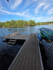 Lakehouse/HottubFirePit/2pvtdocks/SUPs/YAKs/LgYard - Image 2