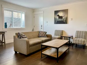 Fleetwood Gem | King Bed | Full Kitchen | Private - Image 2
