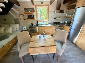 Pear Tree Cottage in Charming Ballard - Image 3