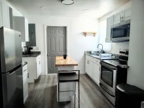 Cozy 2BR | 10 Min Downtown | 5 Min Raceway - Image 4