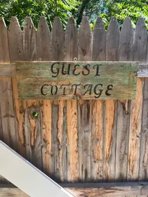 Coastal Cottage in Stonington “The Old Pool House” - Image 4