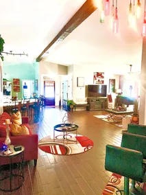 Beautiful spacious flat. 3bd/2bth Backyard Oasis! - Image 4