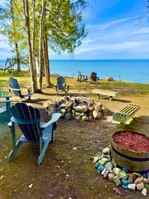 Waterfront on Lake Huron- NEW Kitchen & Bathroom - Image 2