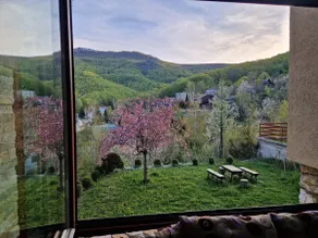 ★ Mountain Chalet Mila★ ~ Cozy & Peaceful ☼ - Image 3