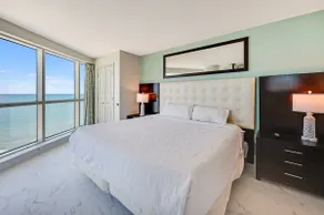 Wonderful 12th FLOOR, One of the Best Views in MB - Image 2