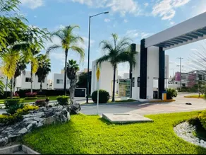 Premium Getaway: Pools, Gym, Padel and Clubhouse - Image 3
