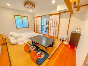 Unique 2 Bedroom Suite with Private Patio & Garden - Image 5