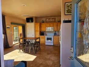 Highline House located near bike trails & the lake - Image 3