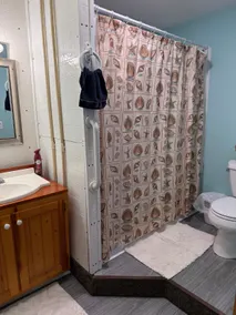 2 bedroom apt in a comfortable quiet setting - Image 5