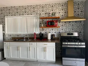 2 Bedroom Apartment 8 min to Casino and Freeway - Image 2