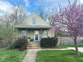 Dog-Friendly Home | Bedroom on primary + Full AC - Image 2