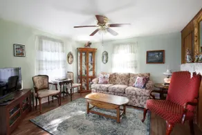 Dog-Friendly Home | Bedroom on primary + Full AC - Image 4