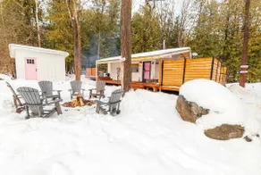 The SURF SHACK by The Post Office Motel *HOT TUB* - Image 5