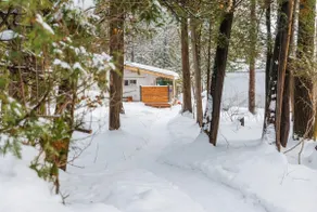 The SURF SHACK by The Post Office Motel *HOT TUB* - Image 3