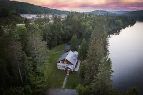 Spa Chalet on the Riverfront – near Tremblant - Image 2