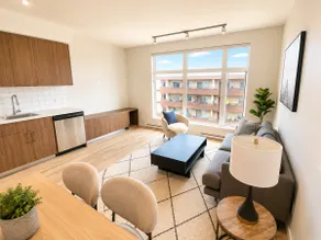 Lovely One Bedroom Suite in Downtown Sidney - Image 3