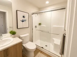 Lovely One Bedroom Suite in Downtown Sidney - Image 5