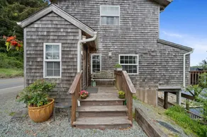 *Riverfront*Pvt Dock*Game Room*6 mins to Beach* - Image 4