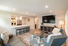 Luxury Home in Lawrence - Image 5