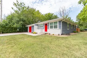 Luxury Home in Lawrence - Image 2