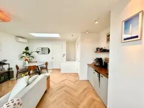 Stunning Rooftop apt: Free Bikes & Beach Nearby - Image 3
