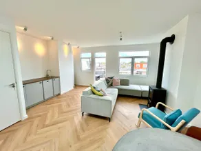 Stunning Rooftop apt: Free Bikes & Beach Nearby - Image 3