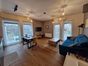 Cozy apartment with free parking - Image 2