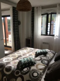Beautiful 2 bedroom, center of resort, 2 steps from the slopes - Image 5